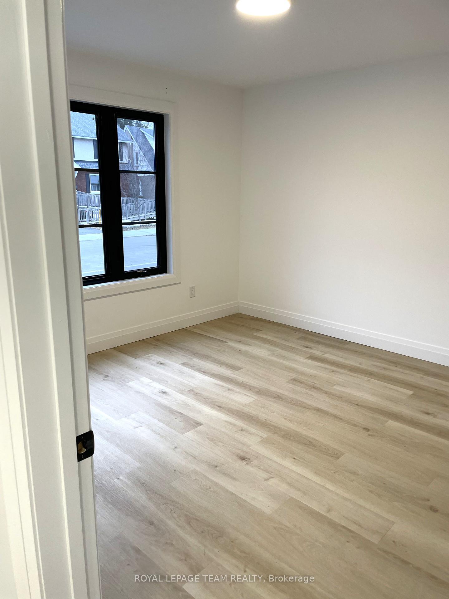 Photo 14 of 503 Athlone Avenue, Ottawa, Westboro/Hampton Park — HOMEH
