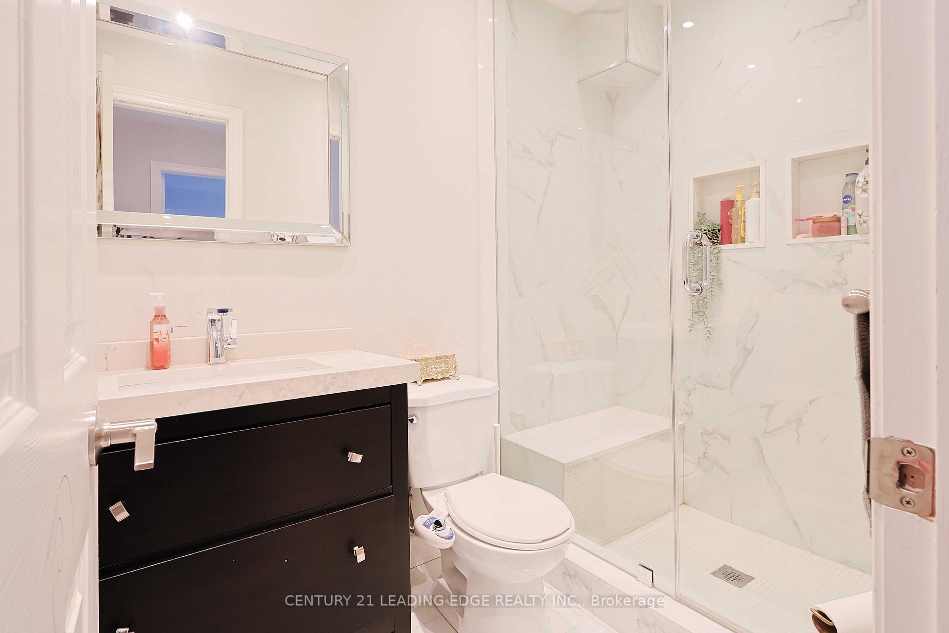 Photo 16 of 28 Sylwood Crescent, Vaughan, Maple — HOMEH