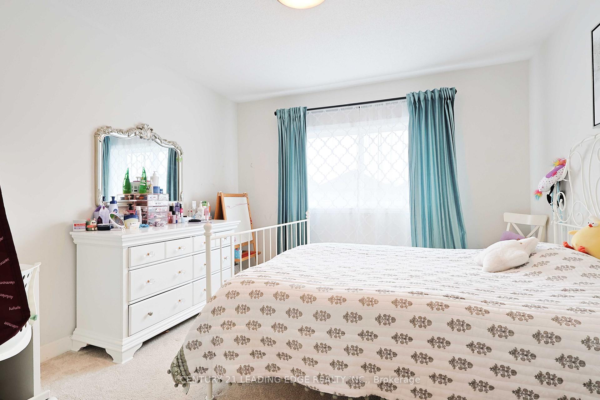 Photo 17 of 28 Sylwood Crescent, Vaughan, Maple — HOMEH