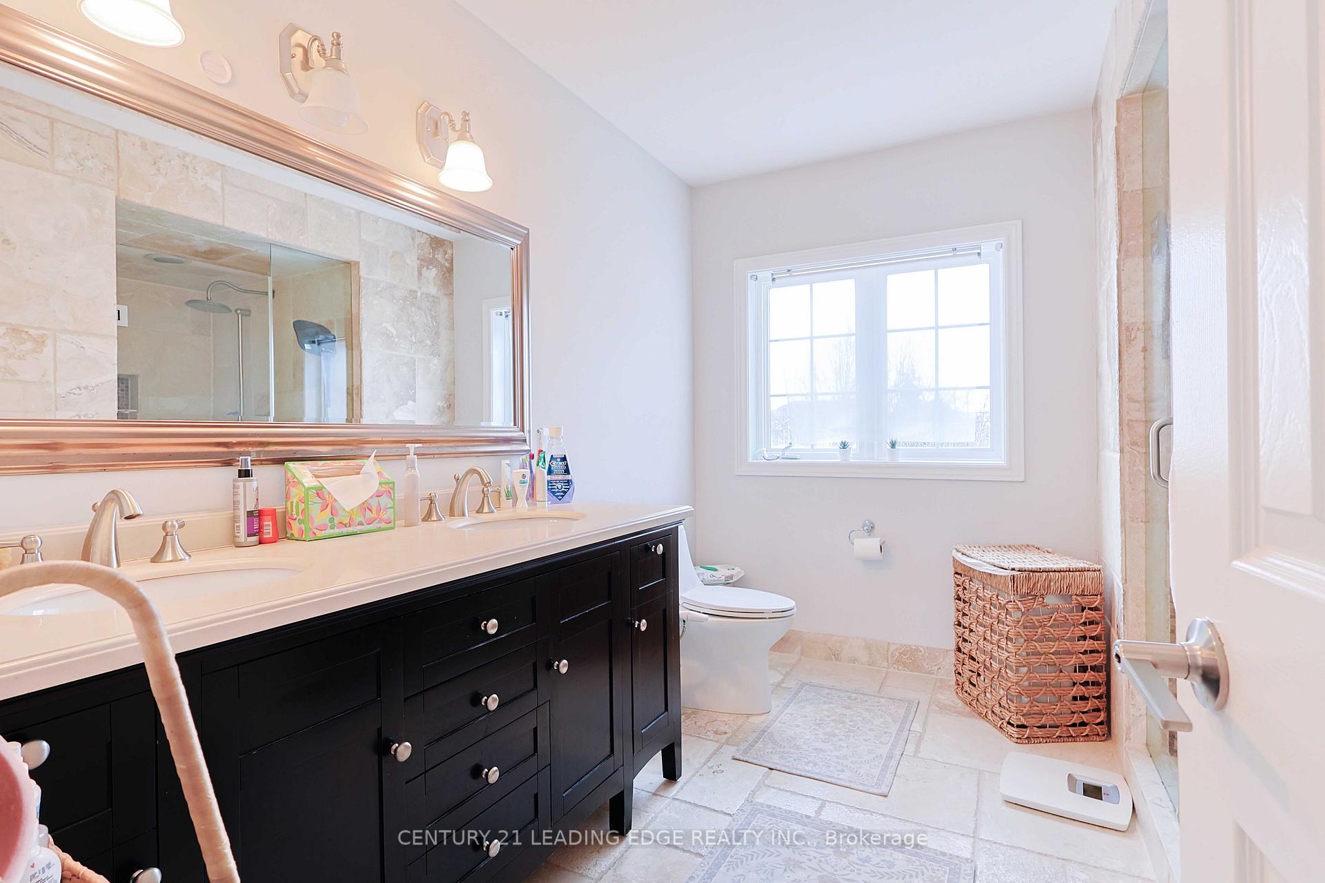 Photo 20 of 28 Sylwood Crescent, Vaughan, Maple — HOMEH