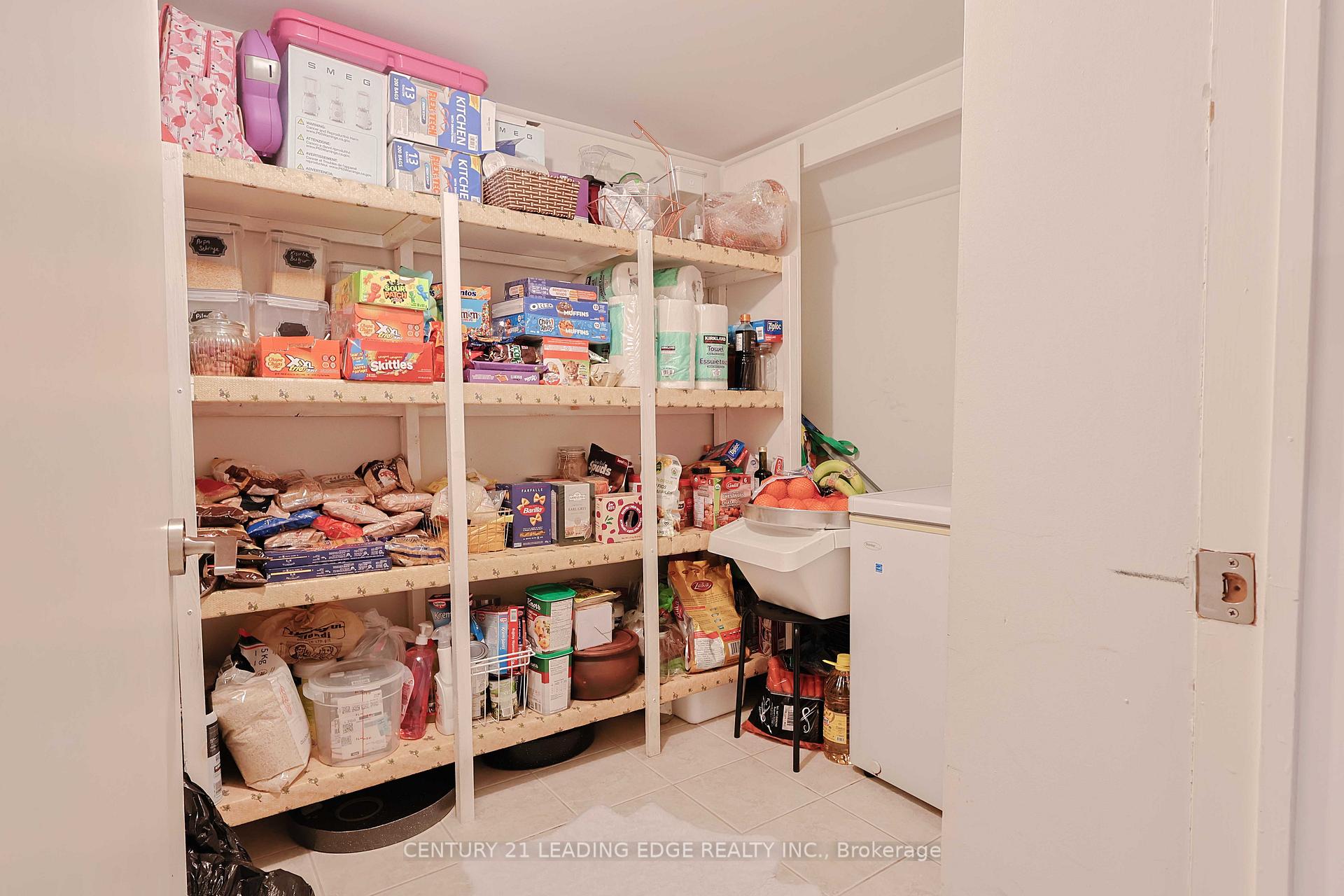 Photo 29 of 28 Sylwood Crescent, Vaughan, Maple — HOMEH