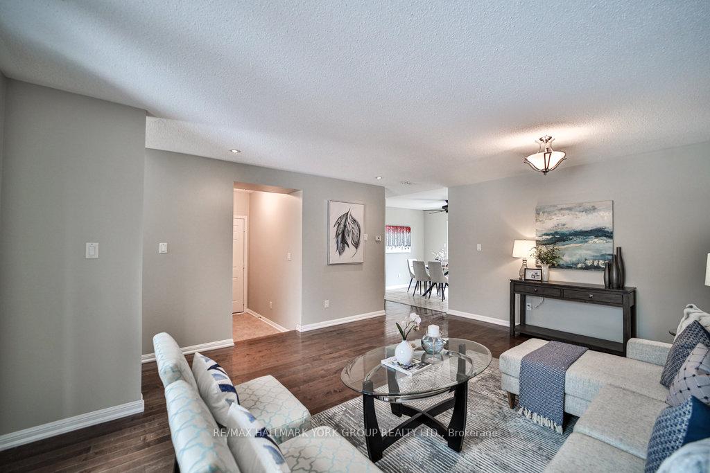 Photo 4 of 10 Meadow's End Crescent, Uxbridge — HOMEH