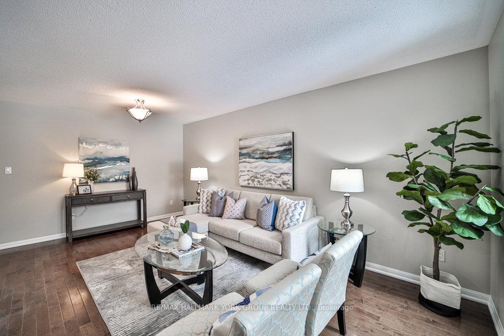 Photo 6 of 10 Meadow's End Crescent, Uxbridge — HOMEH