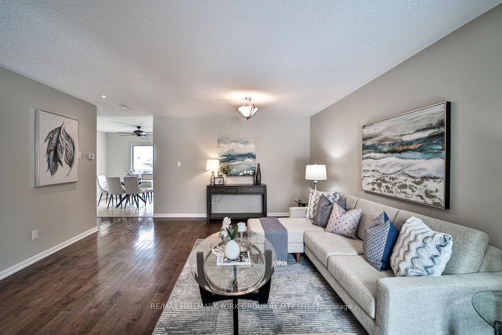 Photo 7 of 10 Meadow's End Crescent, Uxbridge — HOMEH