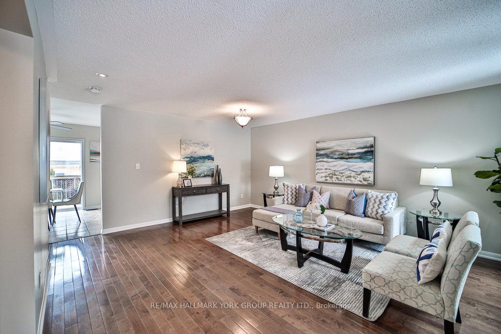 Photo 9 of 10 Meadow's End Crescent, Uxbridge — HOMEH