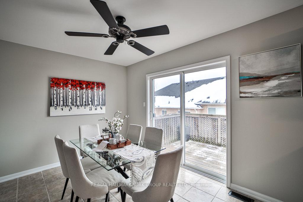 Photo 15 of 10 Meadow's End Crescent, Uxbridge — HOMEH