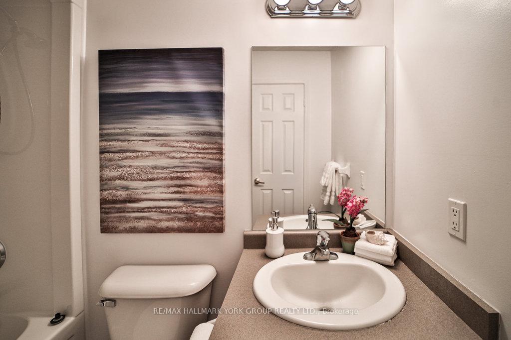 Photo 24 of 10 Meadow's End Crescent, Uxbridge — HOMEH