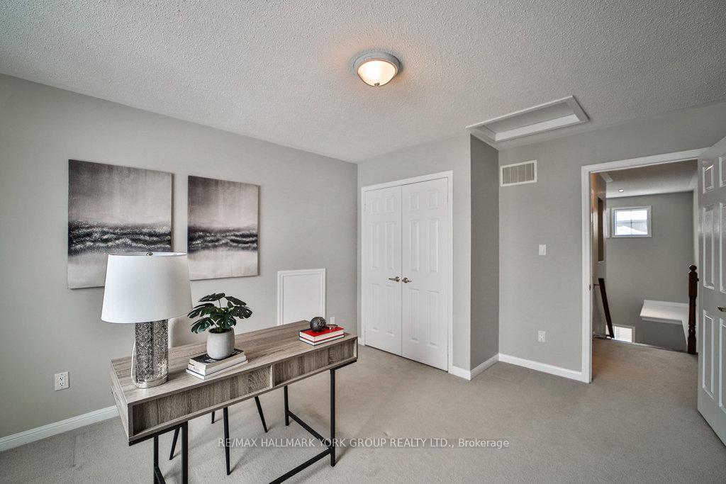 Photo 26 of 10 Meadow's End Crescent, Uxbridge — HOMEH