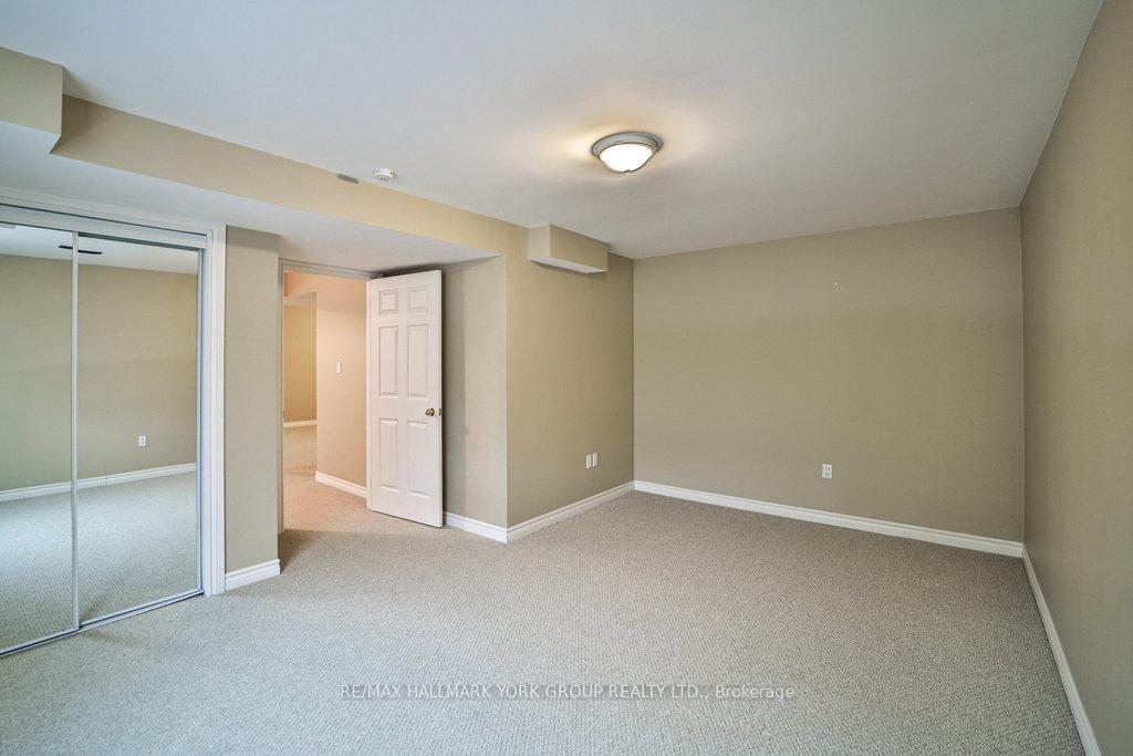 Photo 31 of 10 Meadow's End Crescent, Uxbridge — HOMEH