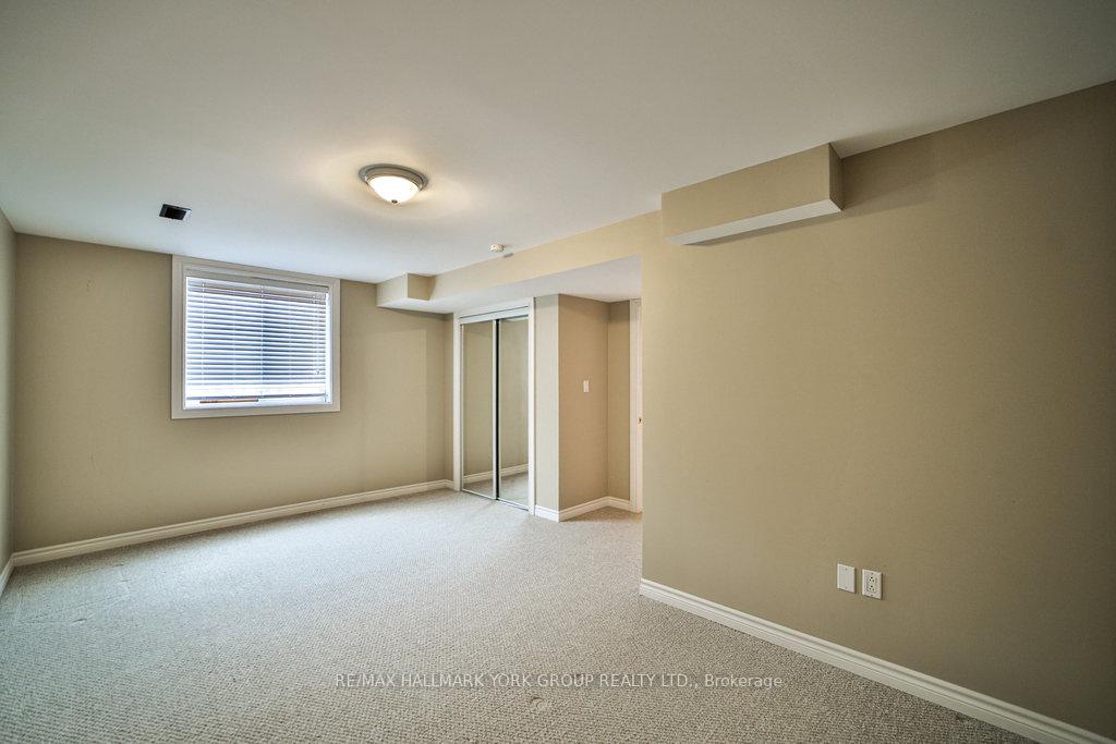 Photo 32 of 10 Meadow's End Crescent, Uxbridge — HOMEH