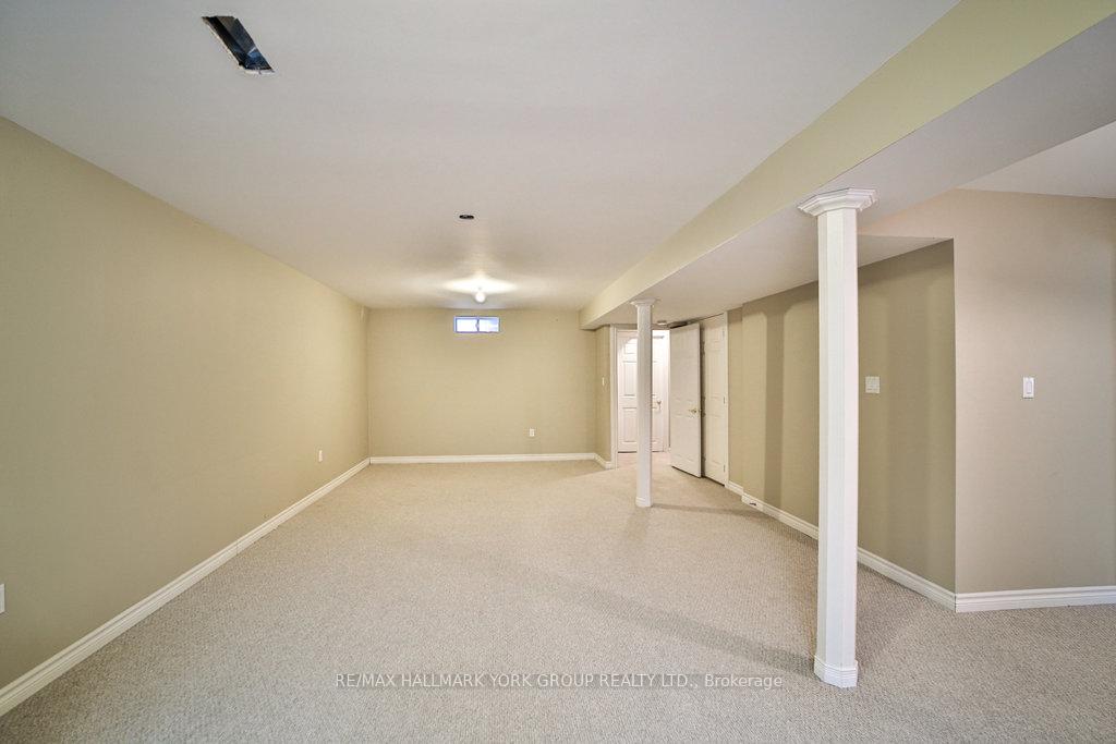 Photo 34 of 10 Meadow's End Crescent, Uxbridge — HOMEH