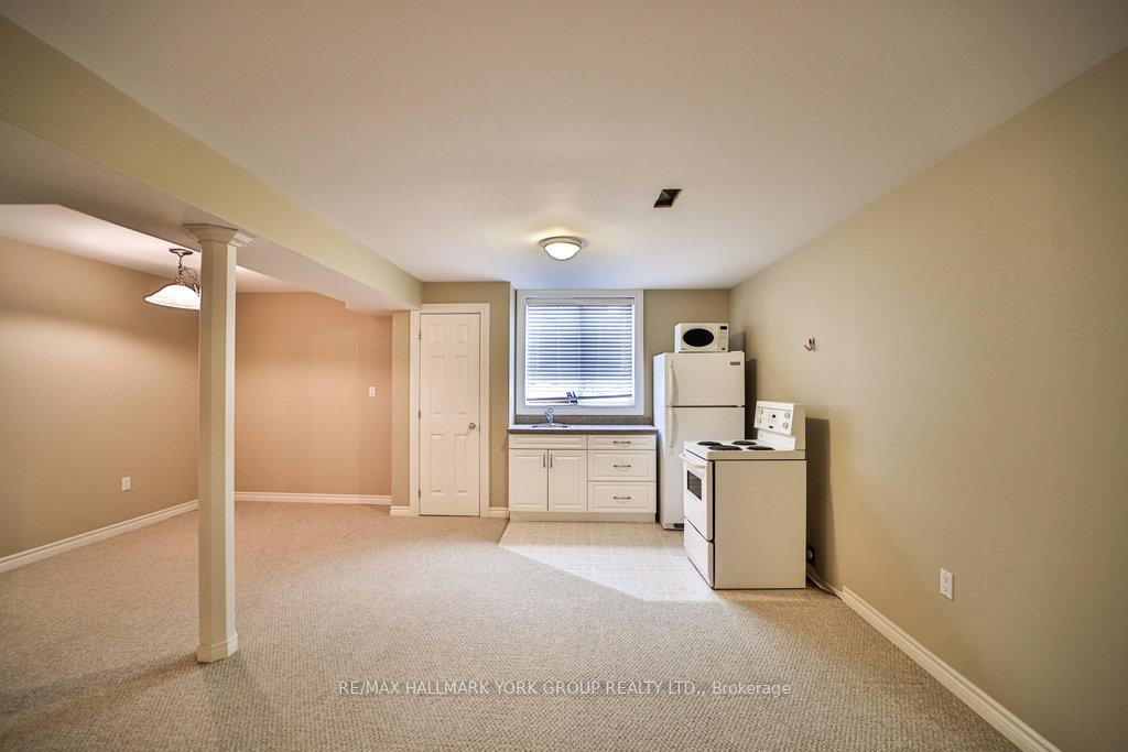 Photo 35 of 10 Meadow's End Crescent, Uxbridge — HOMEH