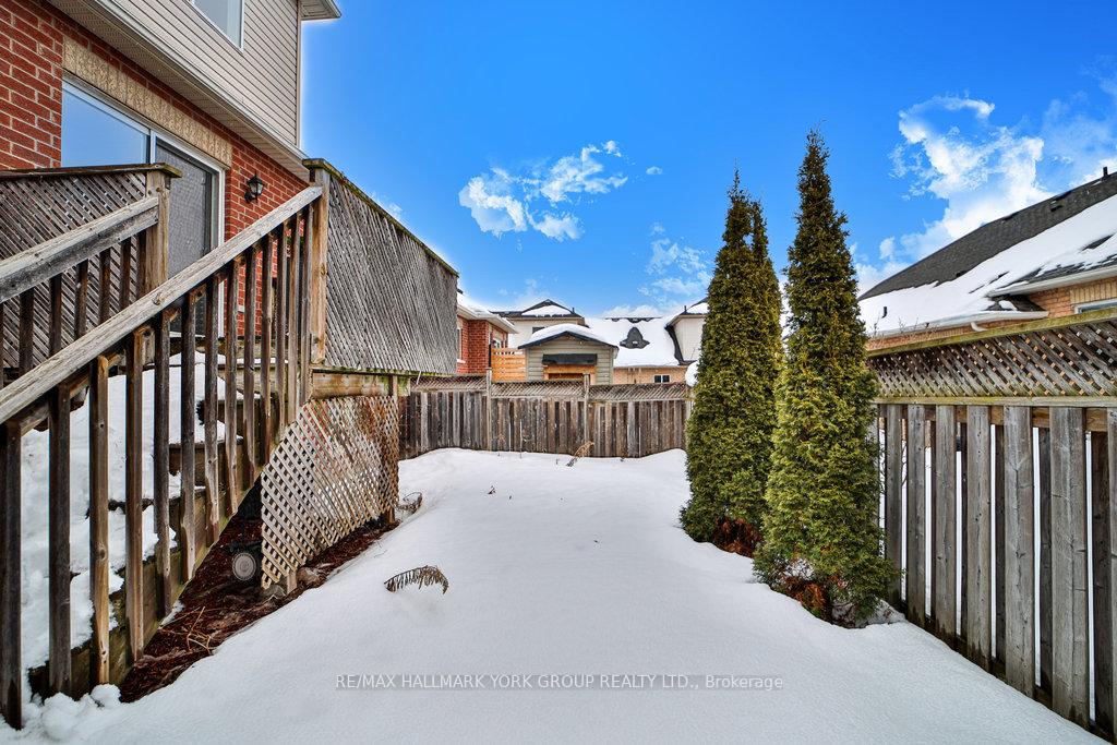 Photo 44 of 10 Meadow's End Crescent, Uxbridge — HOMEH