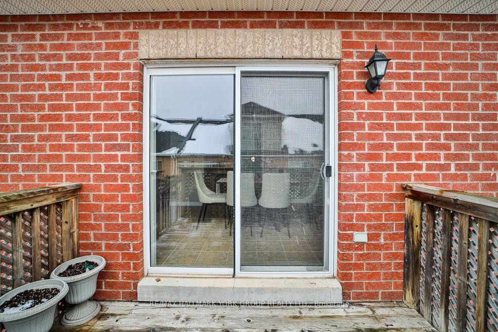 Photo 46 of 10 Meadow's End Crescent, Uxbridge — HOMEH
