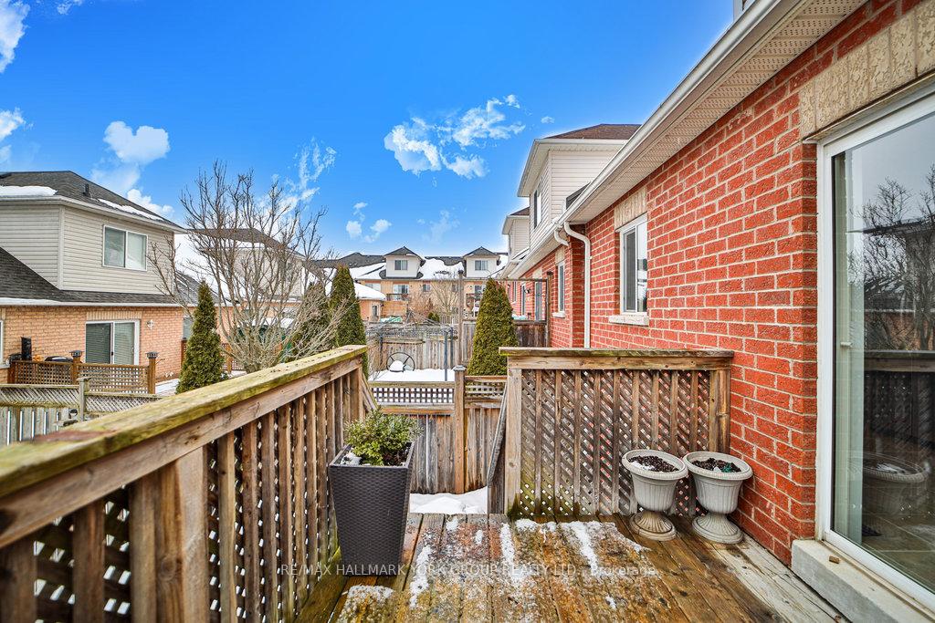 Photo 48 of 10 Meadow's End Crescent, Uxbridge — HOMEH