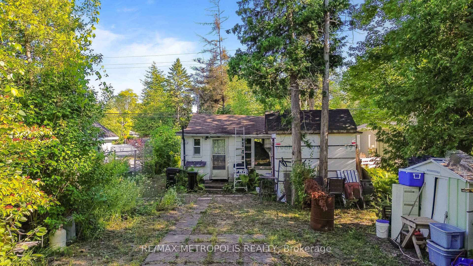 Photo 3 of 3126 Mosley Street, Wasaga Beach — HOMEH