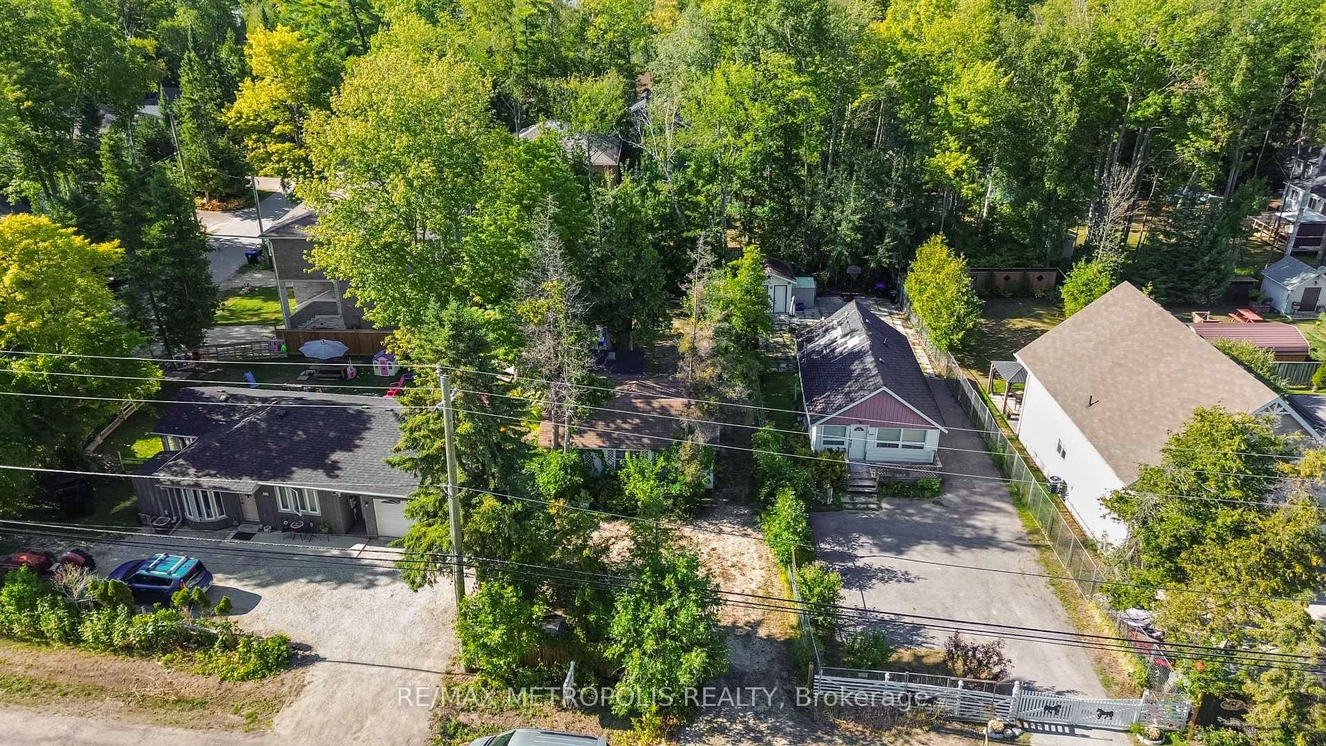 Photo 6 of 3126 Mosley Street, Wasaga Beach — HOMEH
