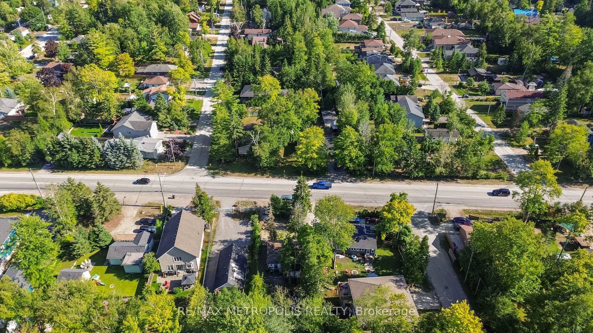 Photo 7 of 3126 Mosley Street, Wasaga Beach — HOMEH