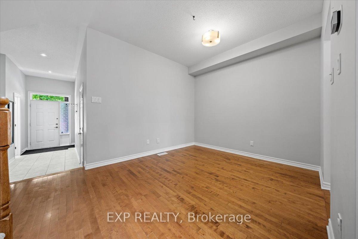 Photo 5 of 264 Bradwell Way, Ottawa, Blossom Park/Kemp Park/Findlay Creek — HOMEH