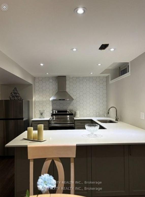 Photo 2 of 110 Lio Avenue, Vaughan, Sonoma Heights — HOMEH