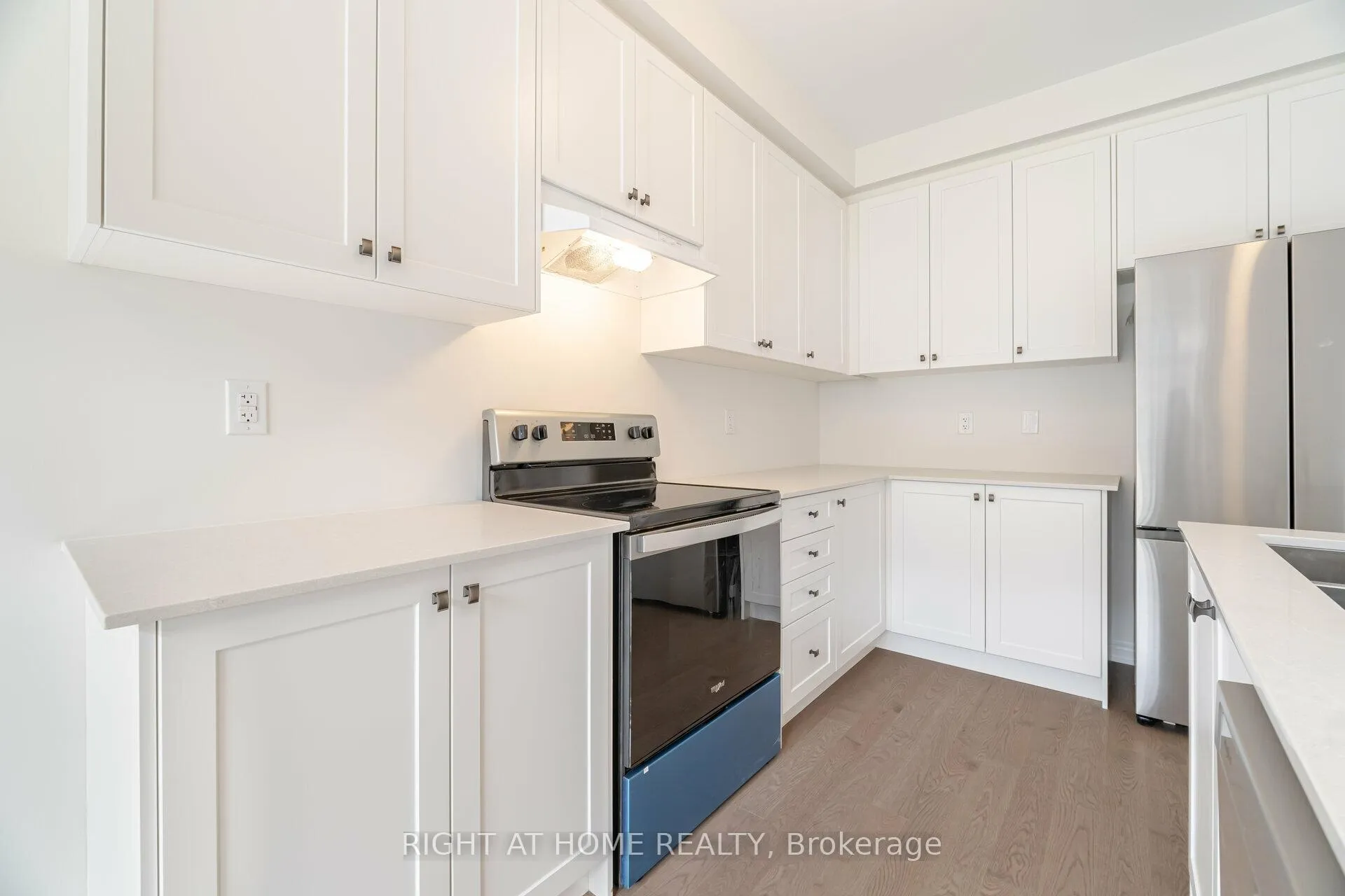 Photo 17 of 77 Singhampton Road, Vaughan, Kleinburg — HOMEH