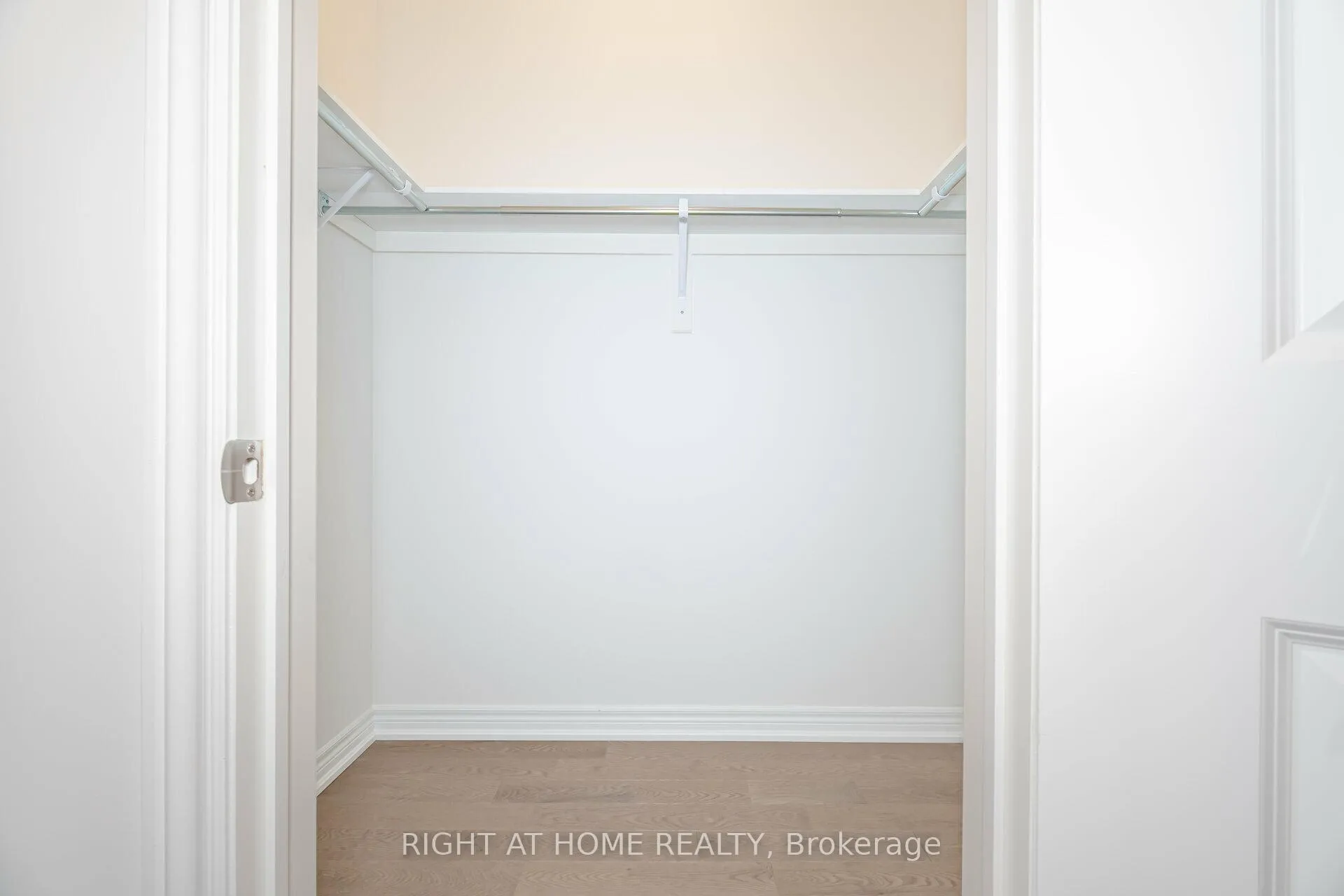 Photo 20 of 77 Singhampton Road, Vaughan, Kleinburg — HOMEH