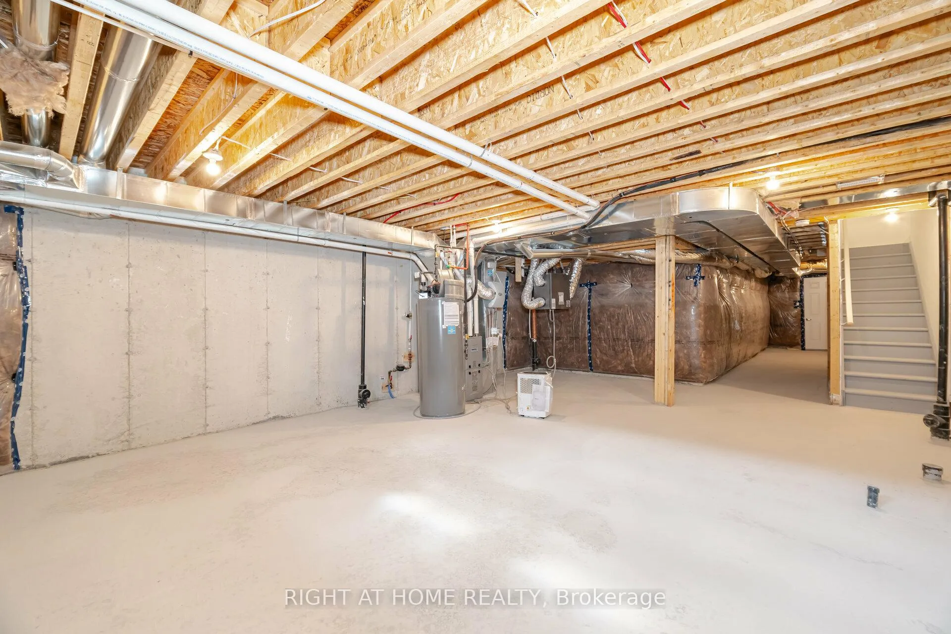 Photo 40 of 77 Singhampton Road, Vaughan, Kleinburg — HOMEH
