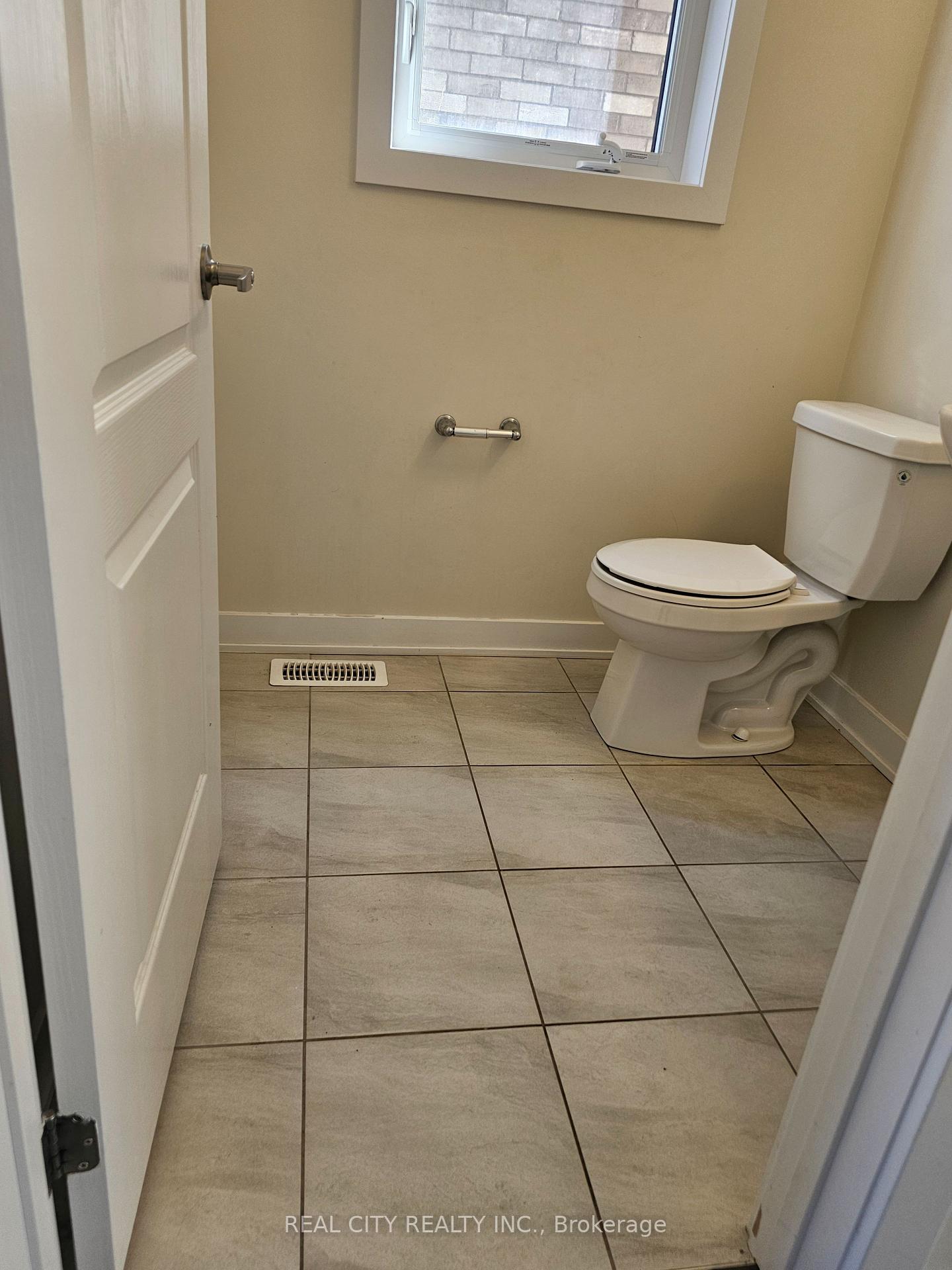 Photo 10 of 15 Rudder Road, Welland, Dain City — HOMEH