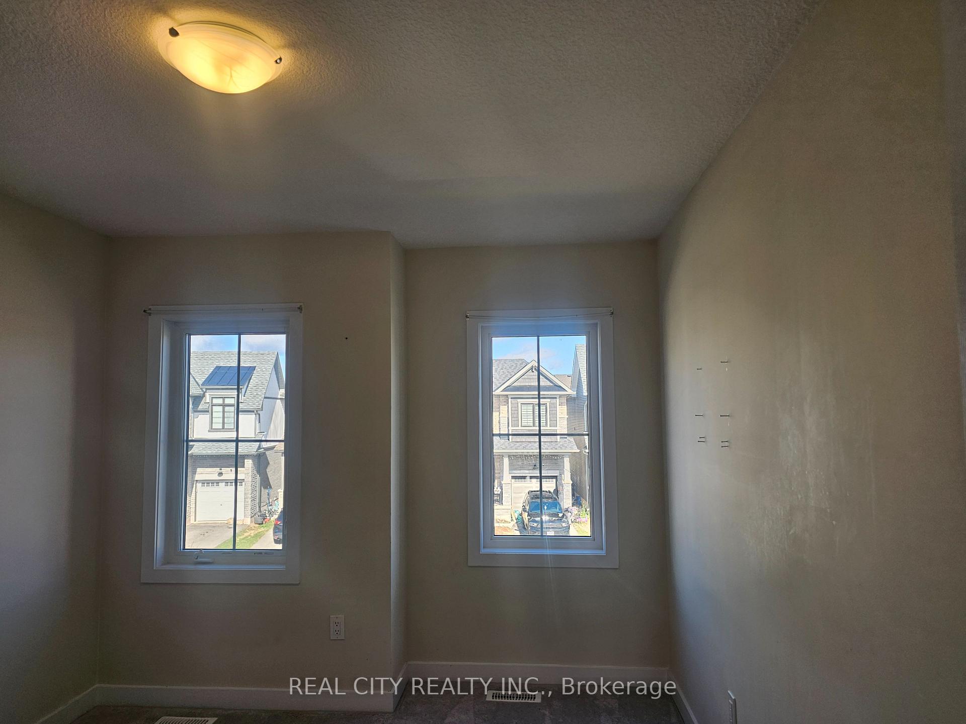 Photo 31 of 15 Rudder Road, Welland, Dain City — HOMEH