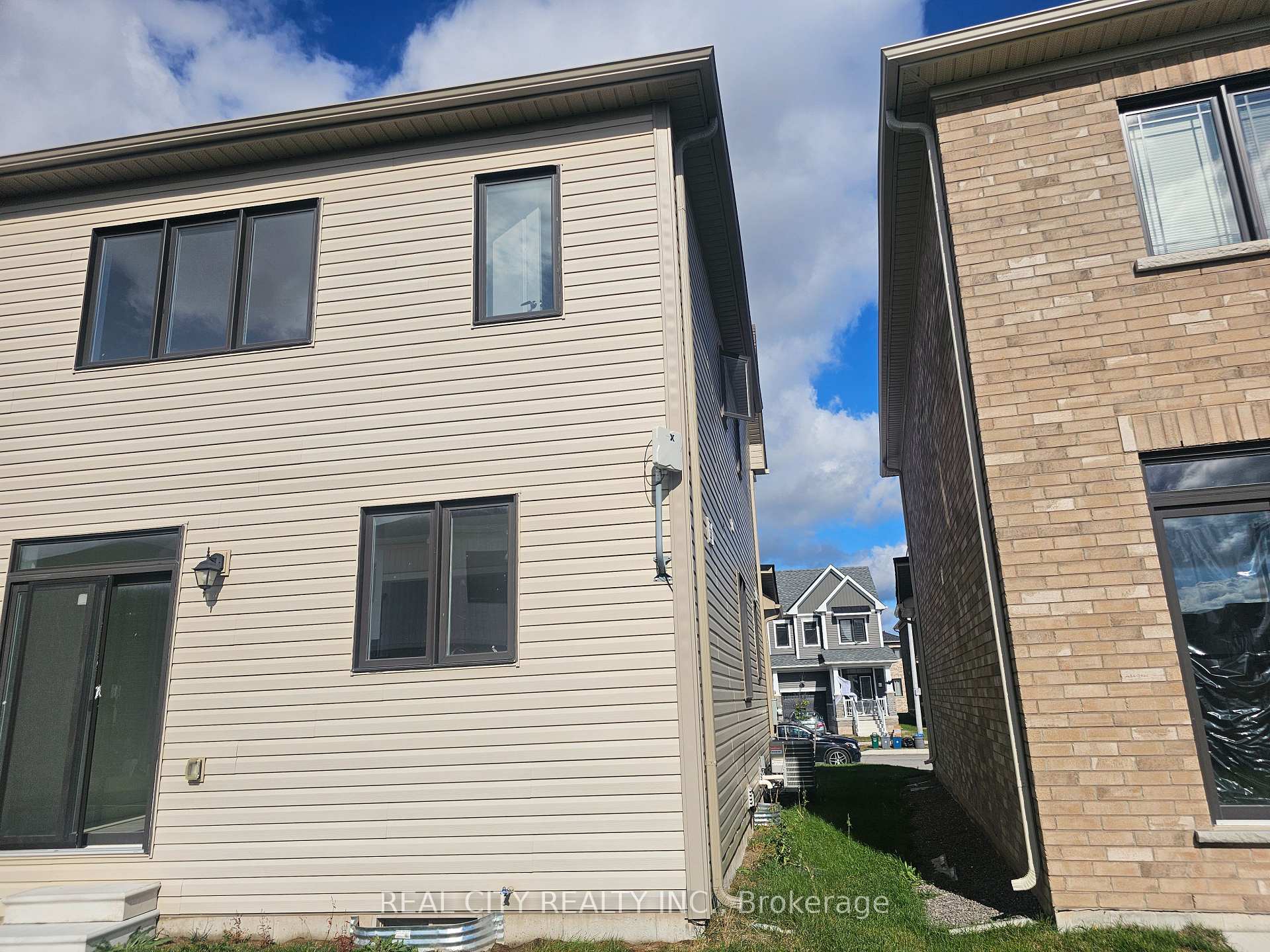 Photo 38 of 15 Rudder Road, Welland, Dain City — HOMEH