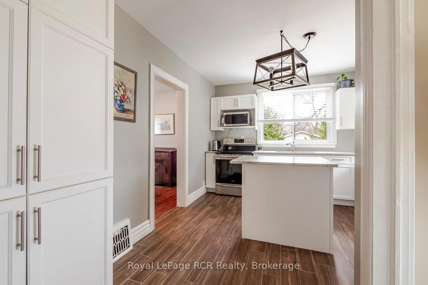 Photo 7 of 662 7th Avenue E, Owen Sound — HOMEH