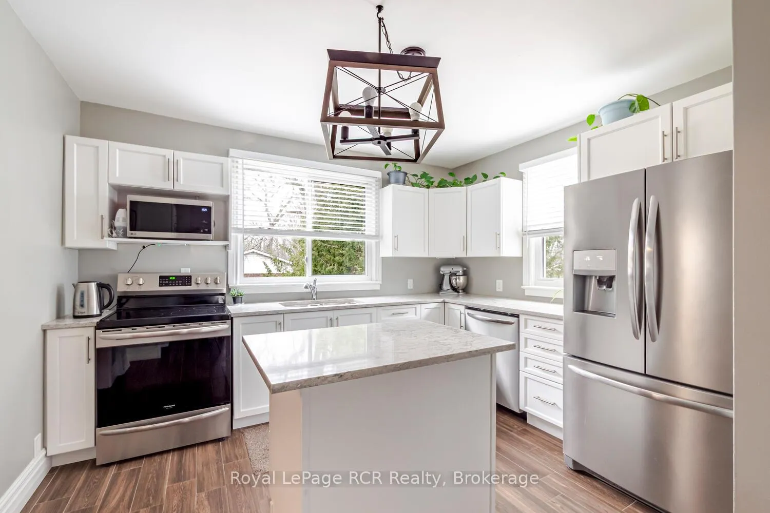 Photo 9 of 662 7th Avenue E, Owen Sound — HOMEH