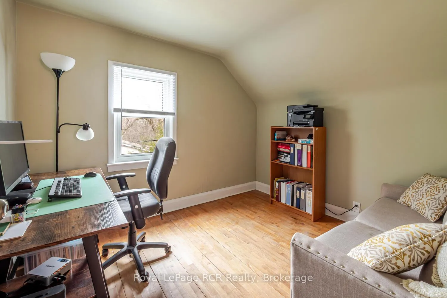 Photo 24 of 662 7th Avenue E, Owen Sound — HOMEH