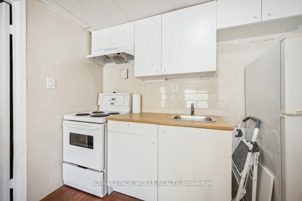 Photo 10 of Unit A, 421 Bairstow Crescent, Waterloo — HOMEH