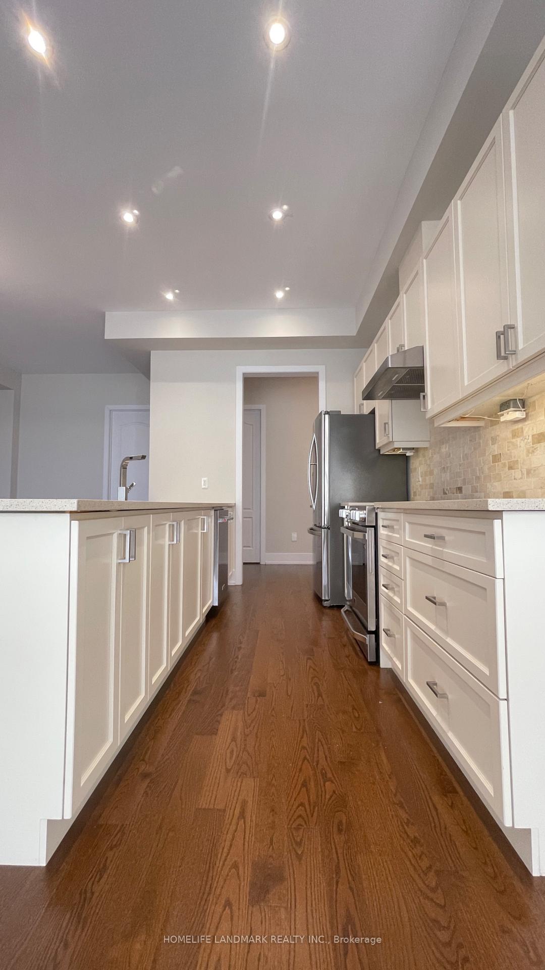 Photo 9 of 35 Thorncrest Drive, Vaughan, Patterson — HOMEH