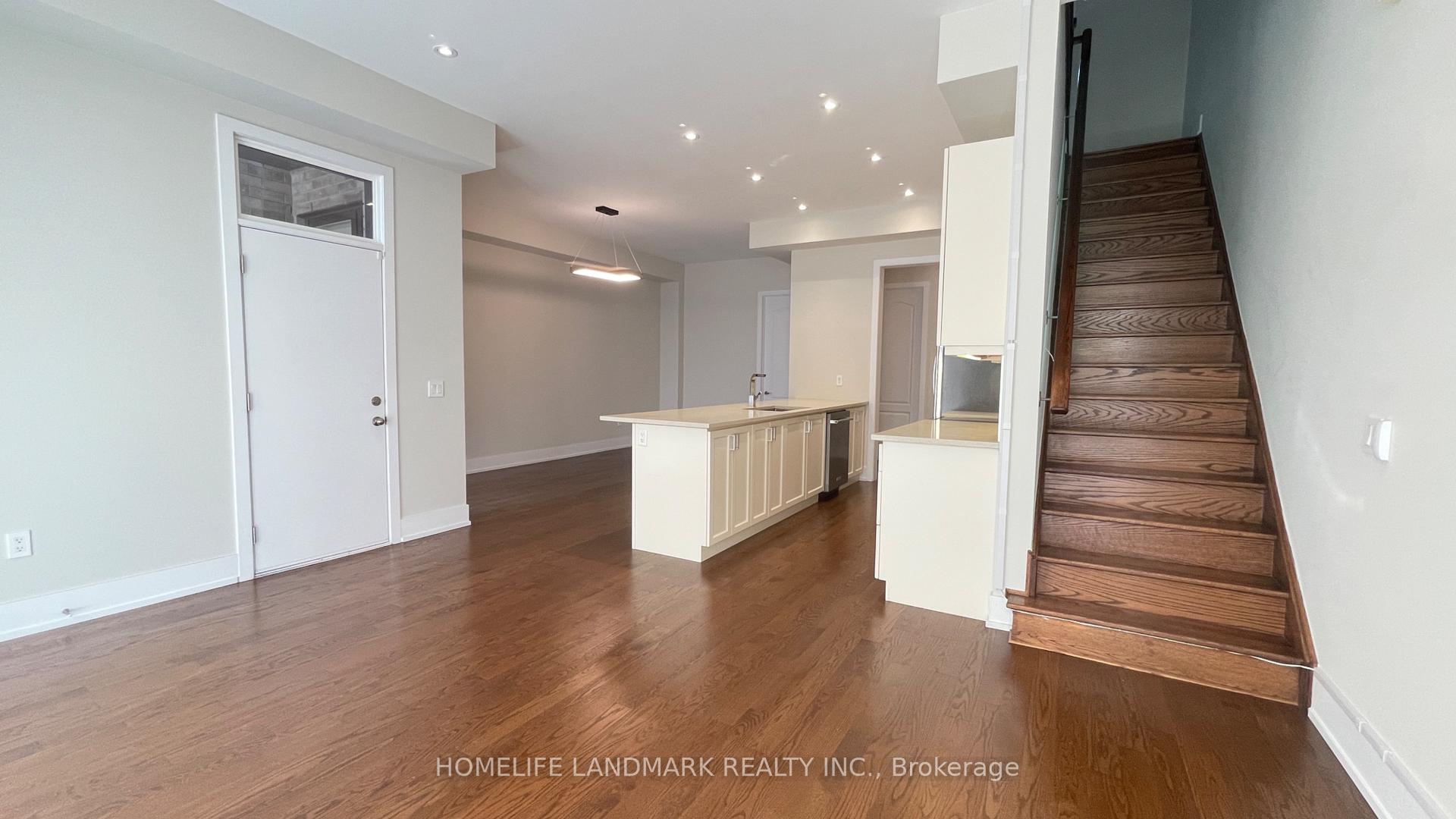 Photo 13 of 35 Thorncrest Drive, Vaughan, Patterson — HOMEH