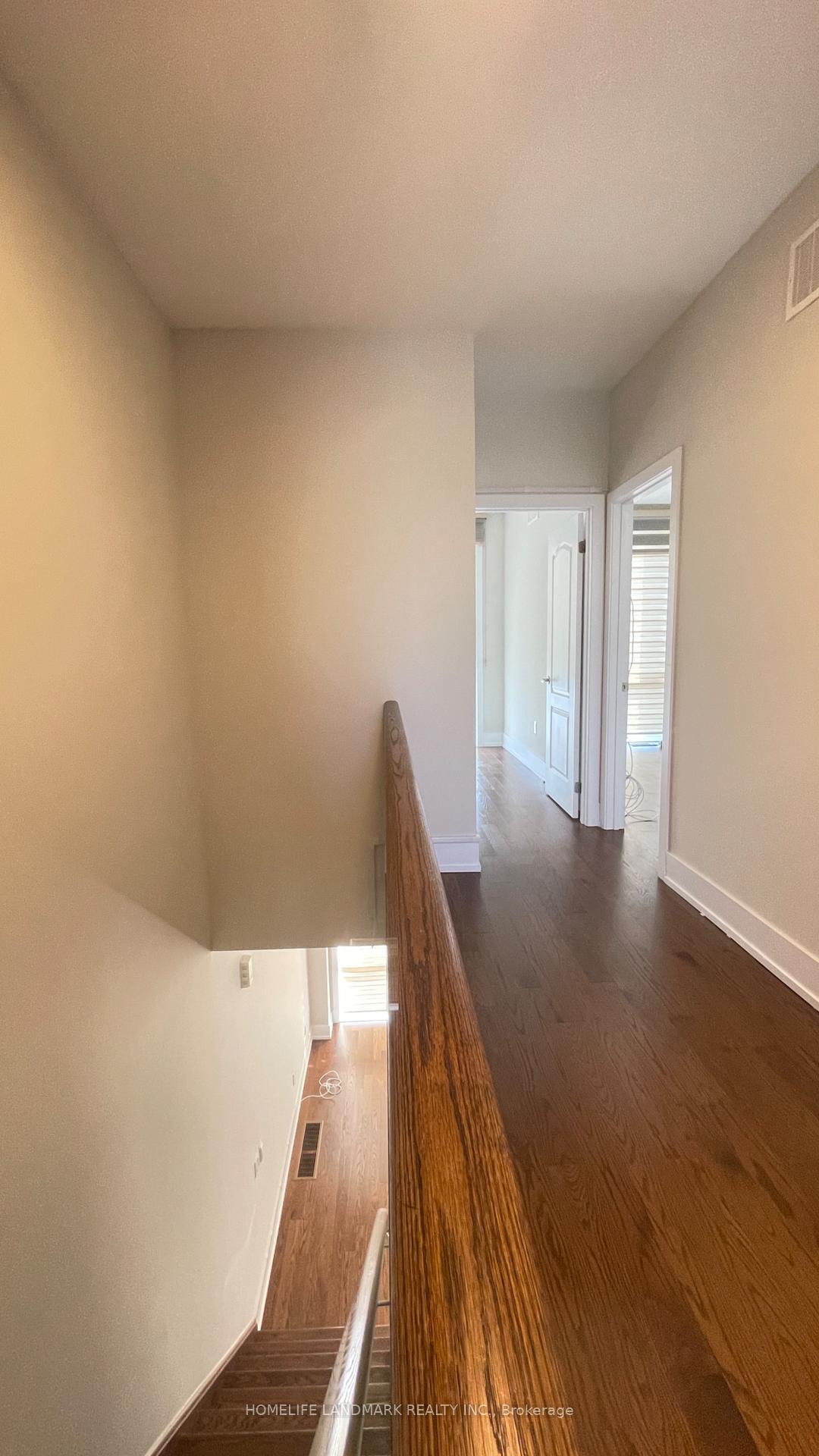 Photo 15 of 35 Thorncrest Drive, Vaughan, Patterson — HOMEH