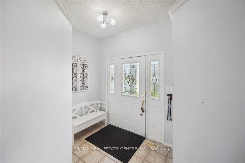 Photo 7 of 574 Windjammer Way, Waterloo — HOMEH