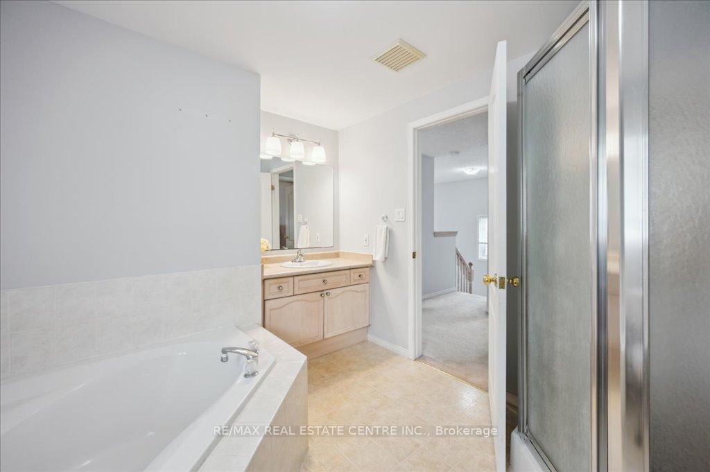 Photo 24 of 574 Windjammer Way, Waterloo — HOMEH