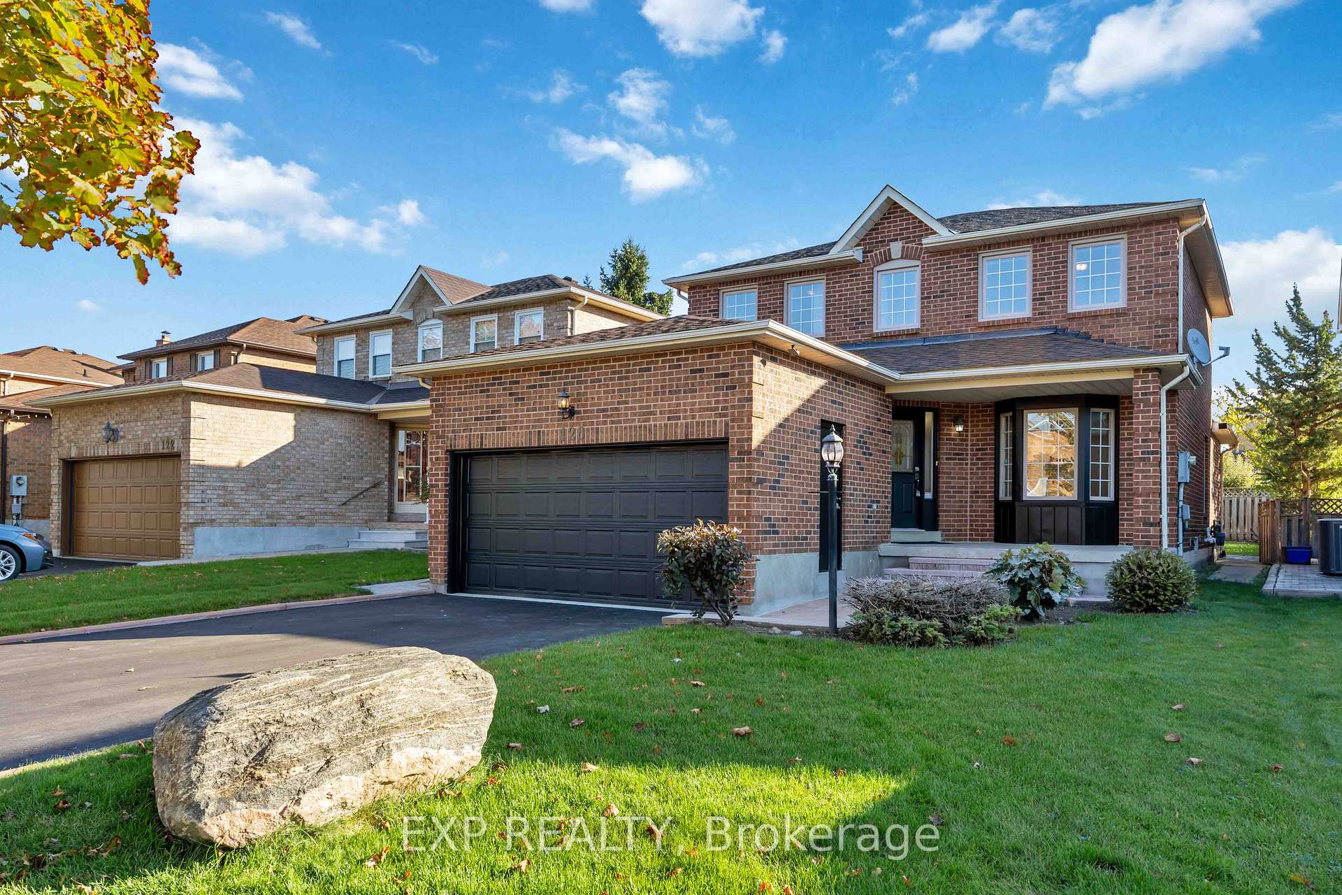 Photo 1 of 126 Largo Crescent, Vaughan, Maple — HOMEH