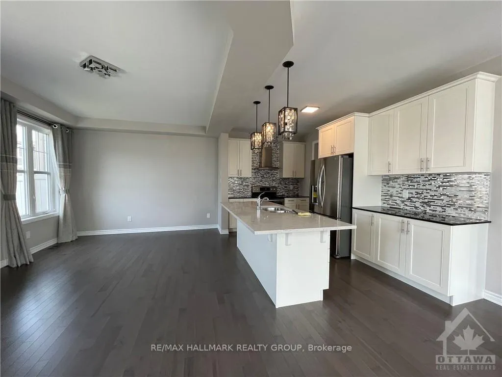 Photo 5 of 651 Broad Cove Crescent, Ottawa, Barrhaven - Half Moon Bay — HOMEH