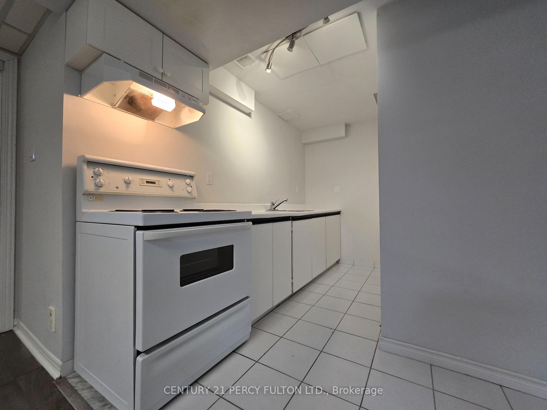 Photo 7 of Unit Bsmt, 74 Winding Lane, Vaughan, Crestwood-Springfarm-Yorkhill — HOMEH