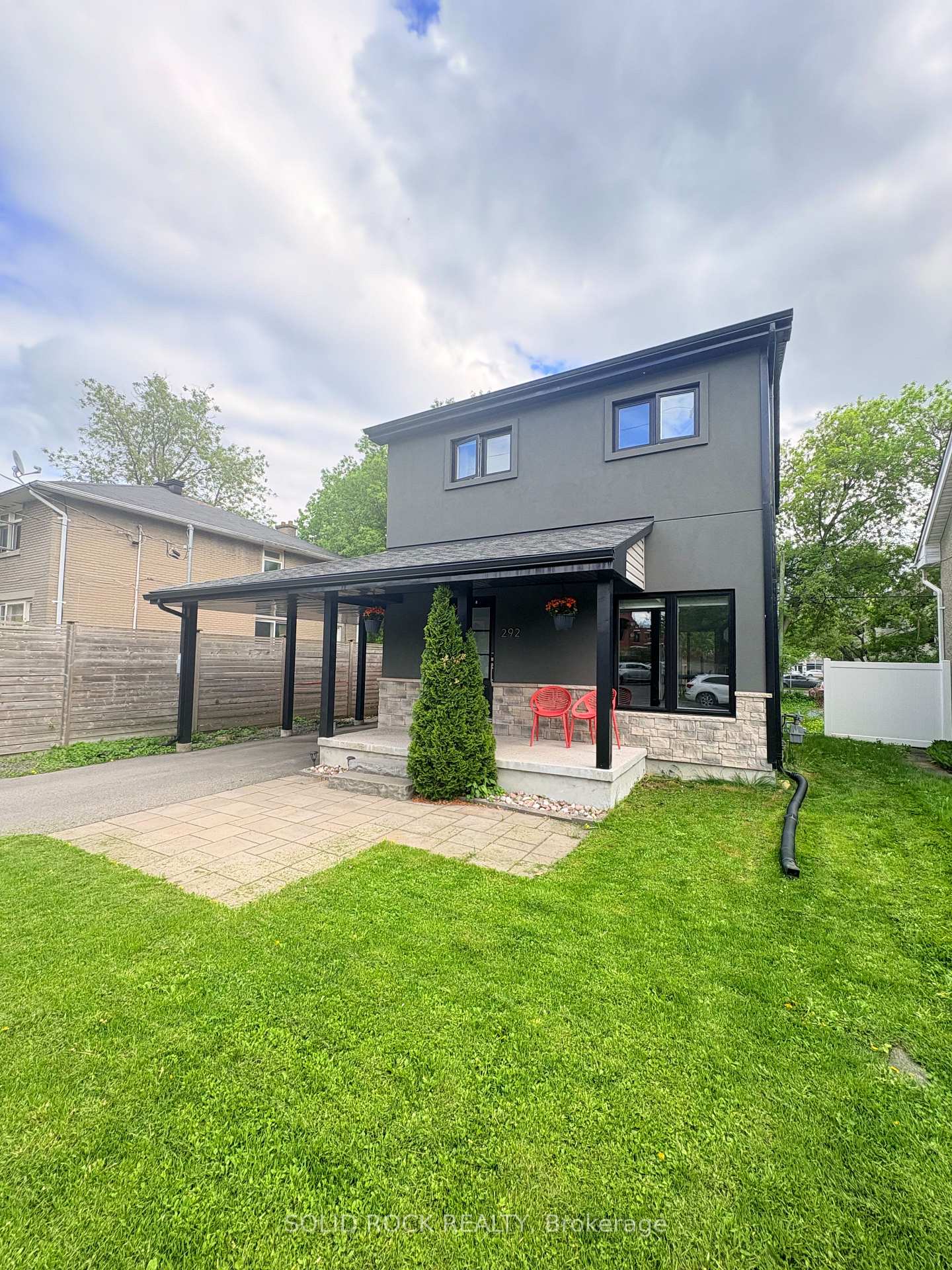 Front of 292 Currell Avenue