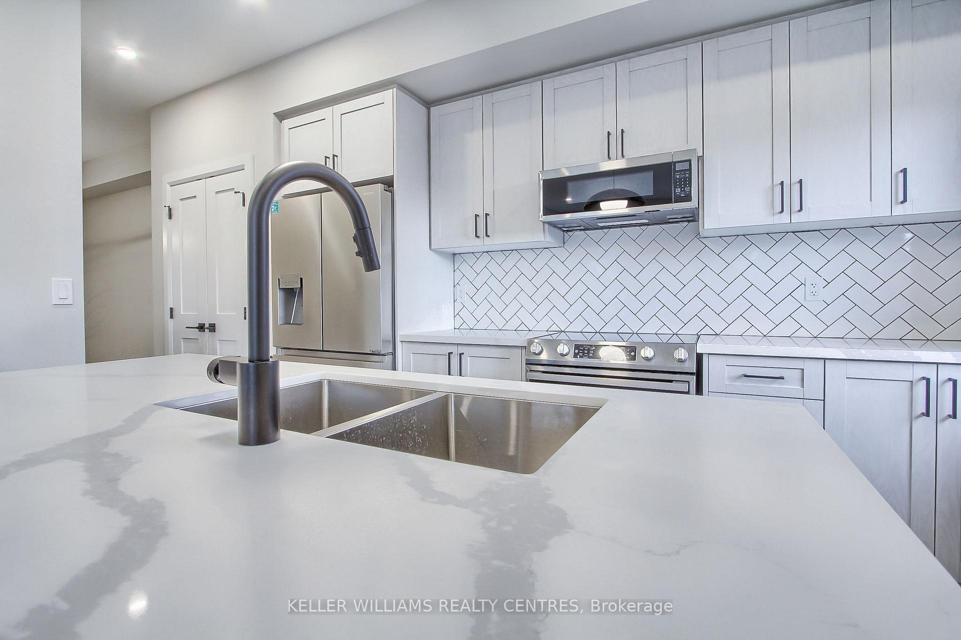 Photo 9 of 16 John Harvey Street, Uxbridge — HOMEH