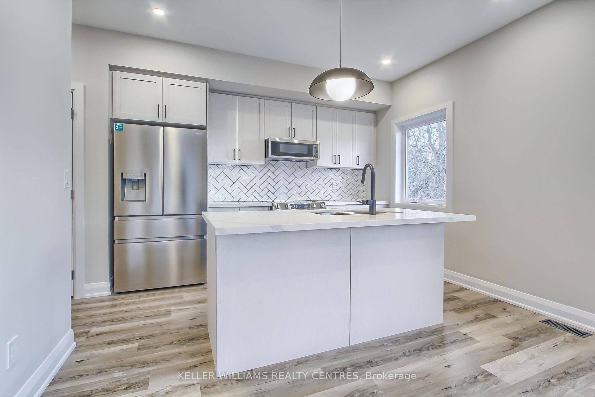 Photo 11 of 16 John Harvey Street, Uxbridge — HOMEH