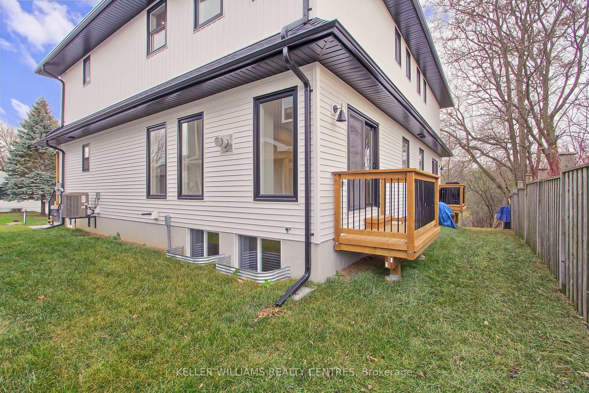 Photo 33 of 16 John Harvey Street, Uxbridge — HOMEH
