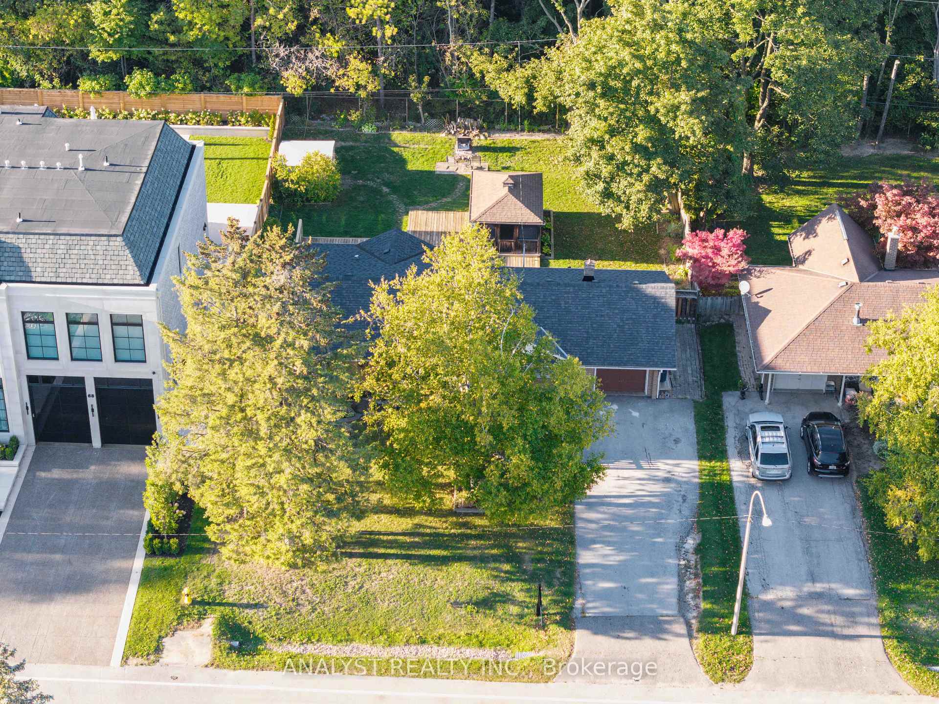Photo 4 of 76 Cardish Street, Vaughan, Kleinburg — HOMEH