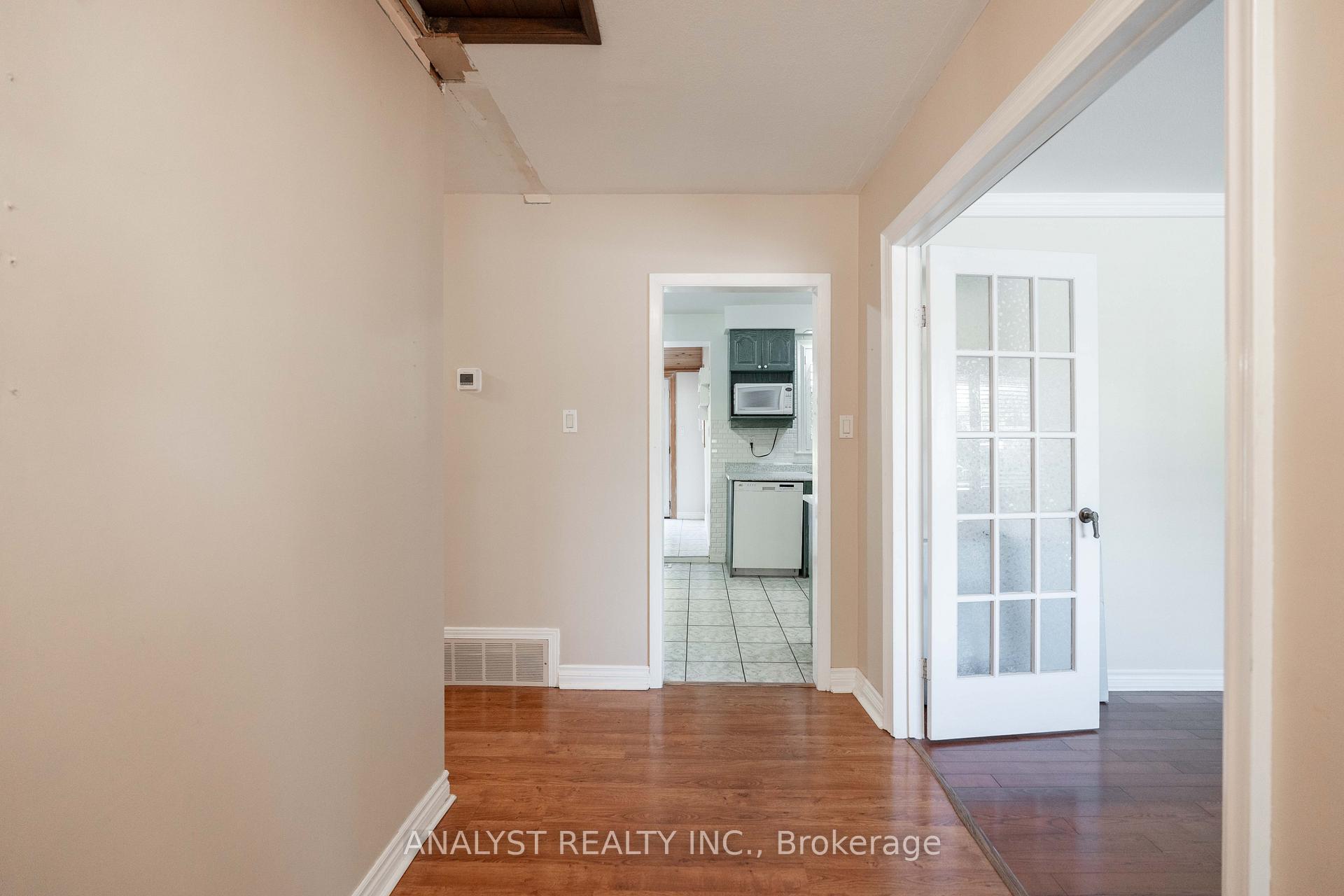 Photo 8 of 76 Cardish Street, Vaughan, Kleinburg — HOMEH