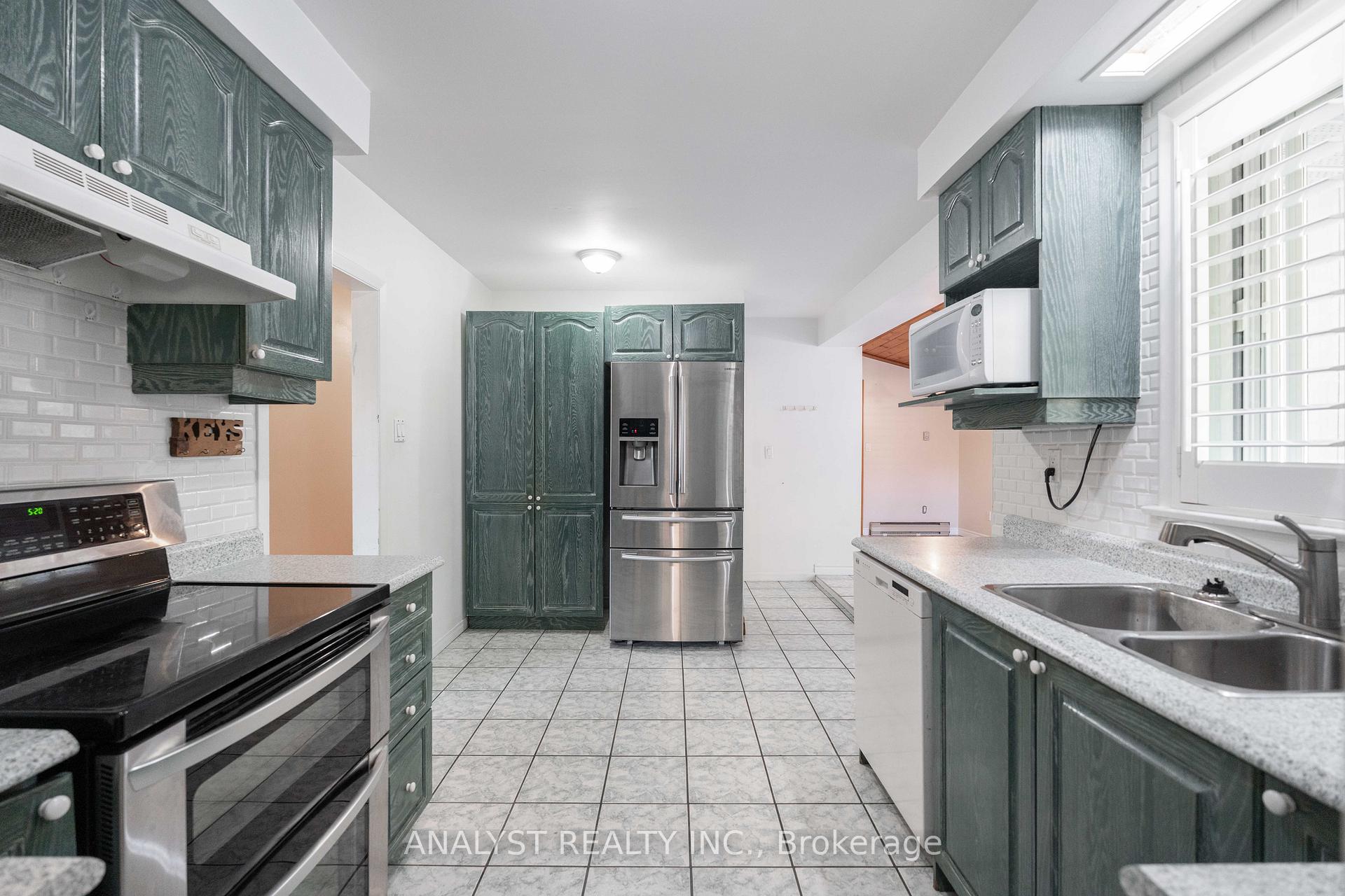 Photo 15 of 76 Cardish Street, Vaughan, Kleinburg — HOMEH