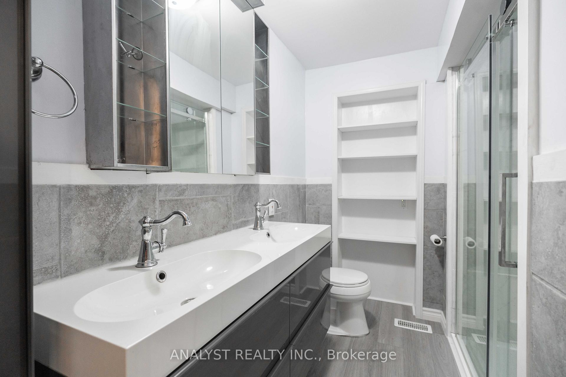 Photo 24 of 76 Cardish Street, Vaughan, Kleinburg — HOMEH